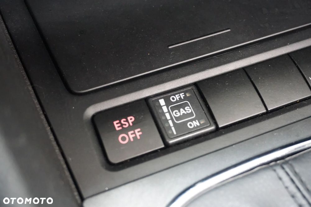 Volkswagen Golf 1.6 Highline - 33