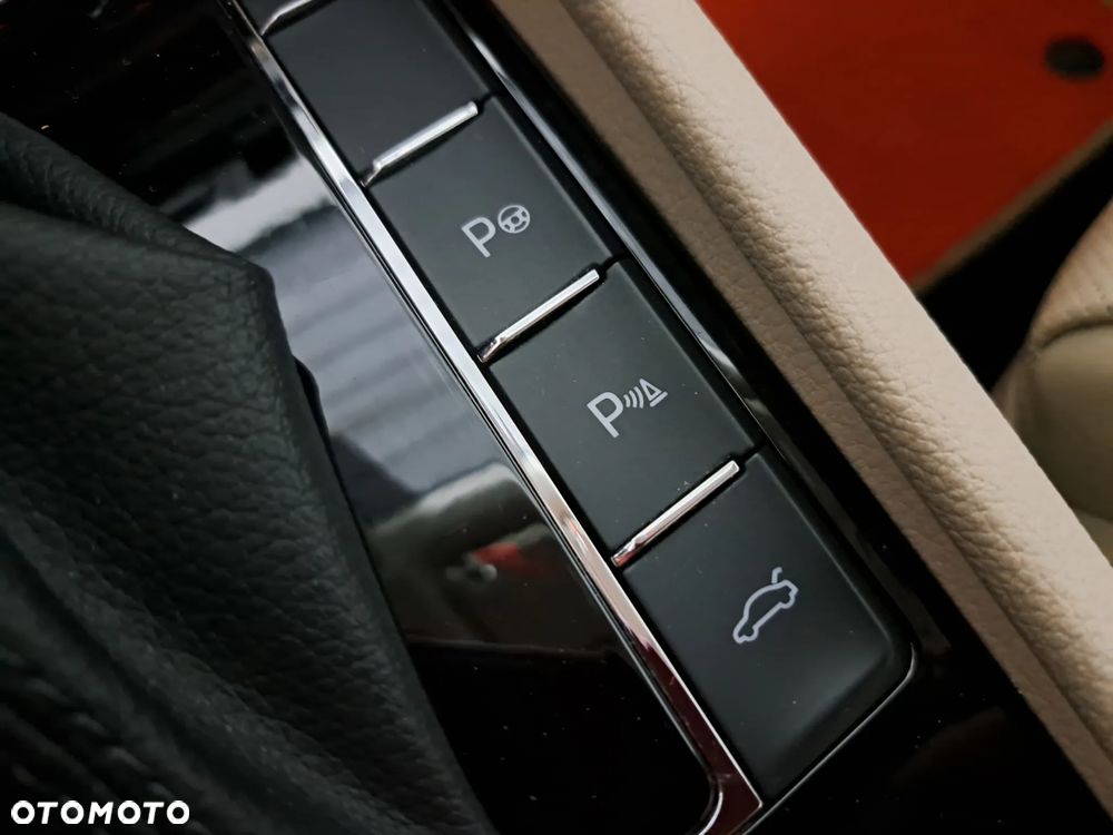 Skoda Superb 2.0 TDI 4x4 L&K DSG - 16
