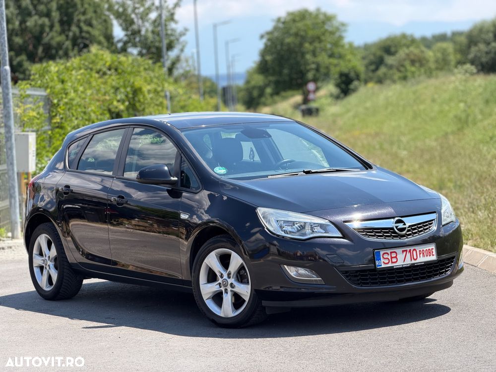 Opel Astra 1.7 CDTI Cosmo - 1