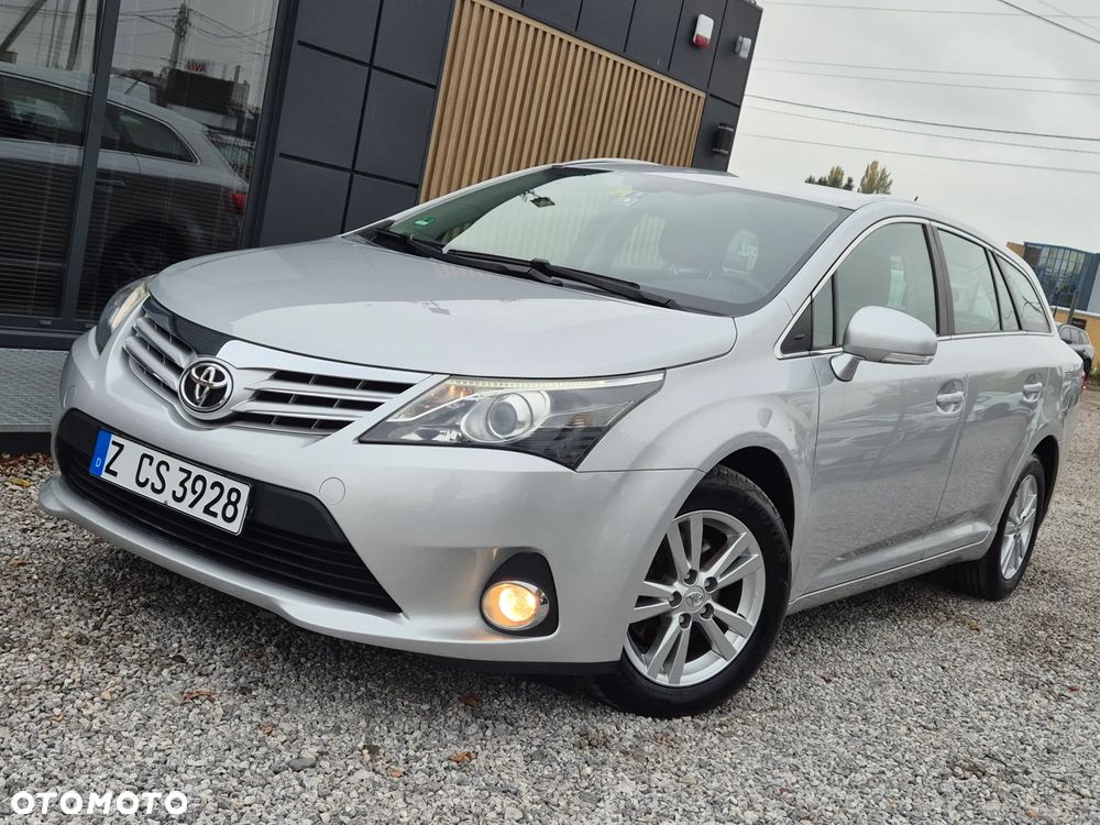 Toyota Avensis Touring Sports 1.8 Comfort - 1