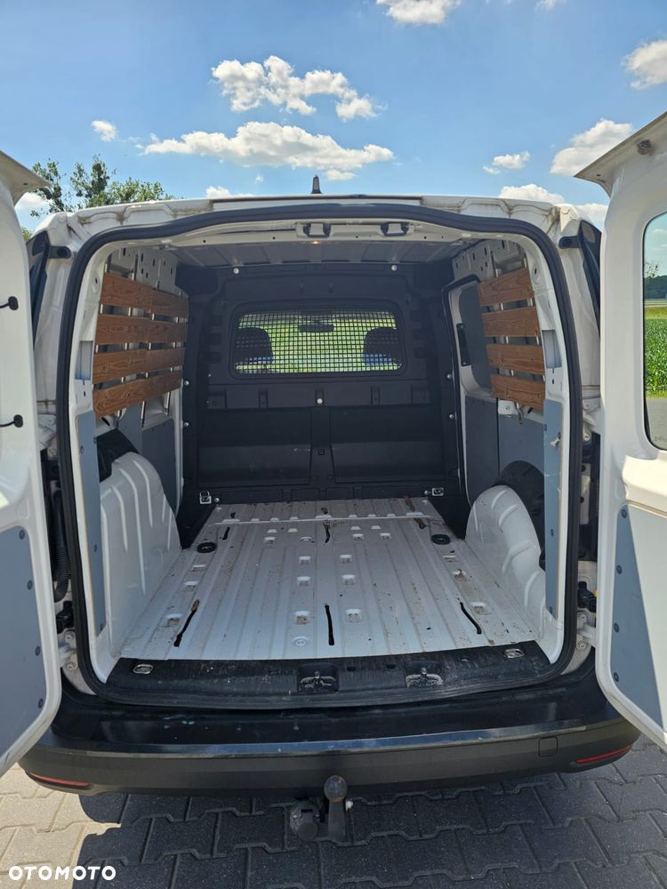 Volkswagen Caddy - 13