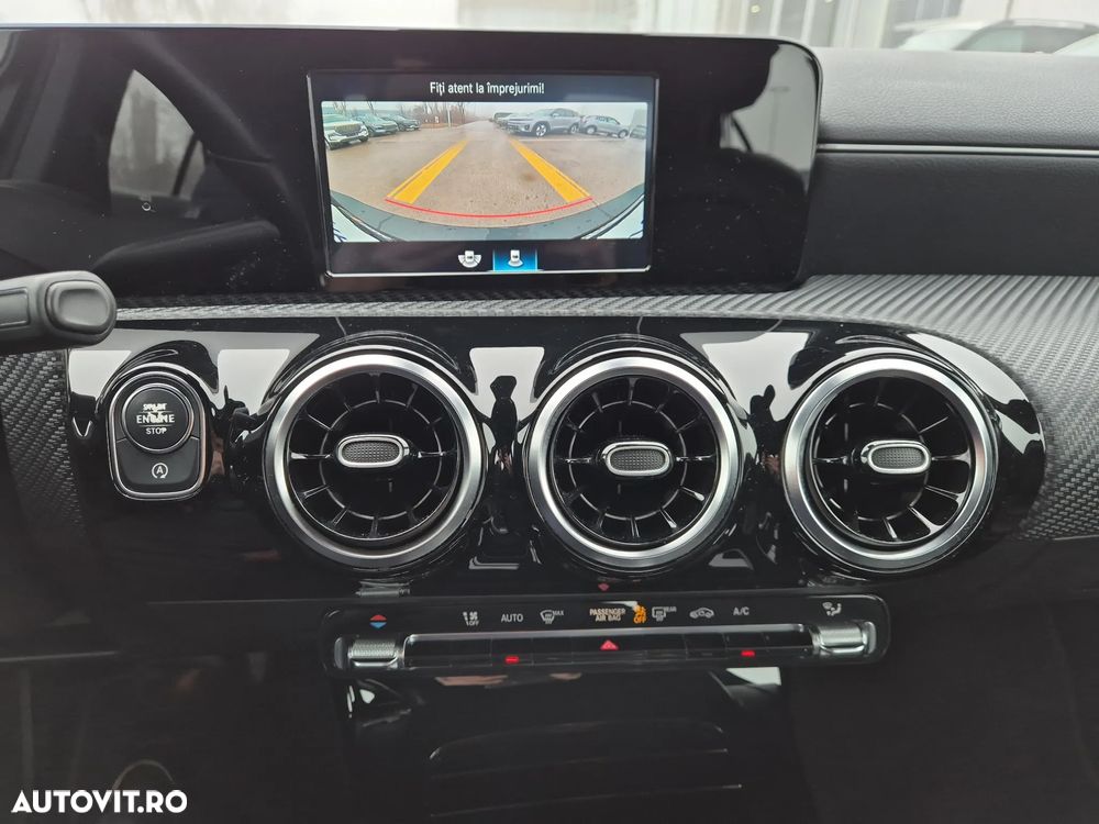 Mercedes-Benz A 200 Sedan 7G-DCT - 16