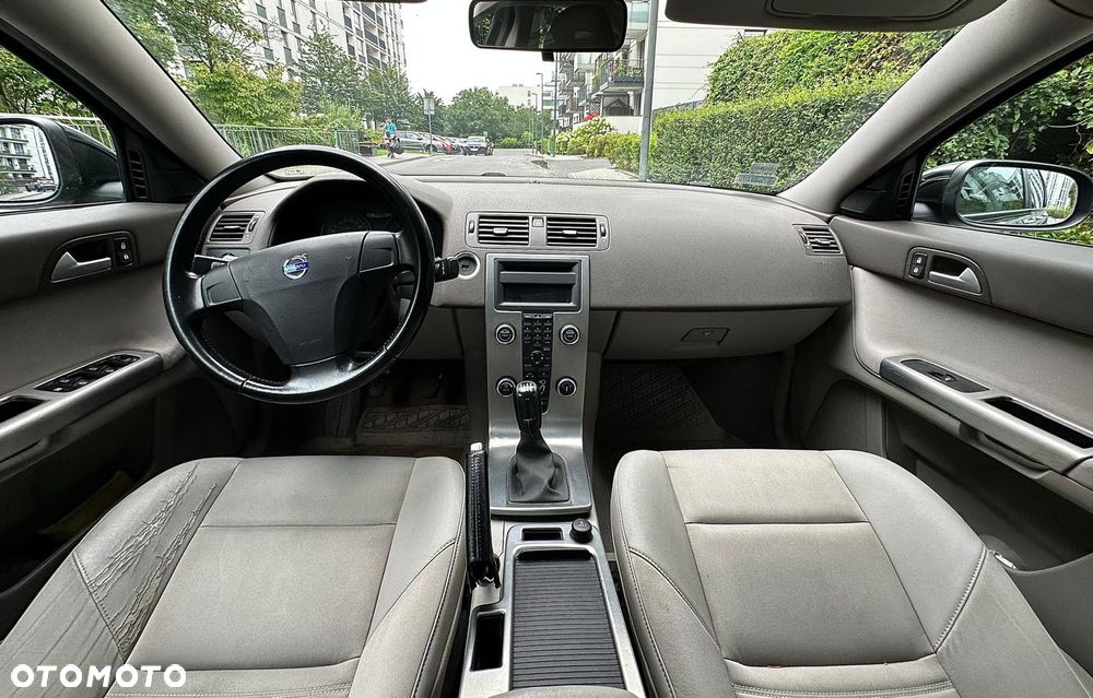 Volvo S40 2.0D - 10