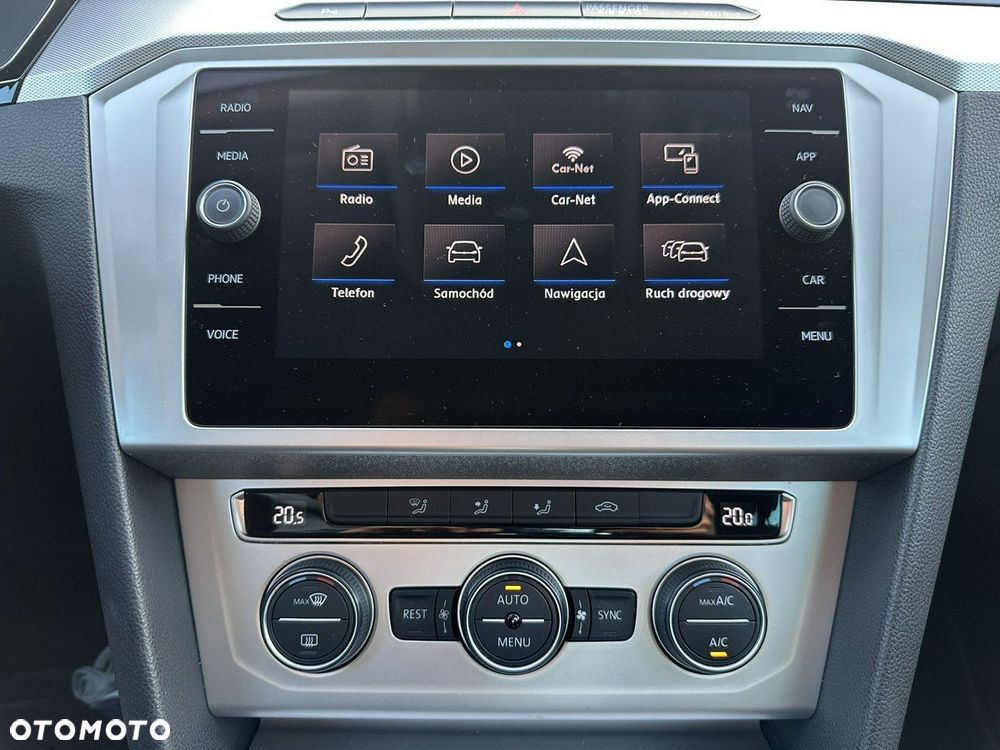 Volkswagen Passat - 33