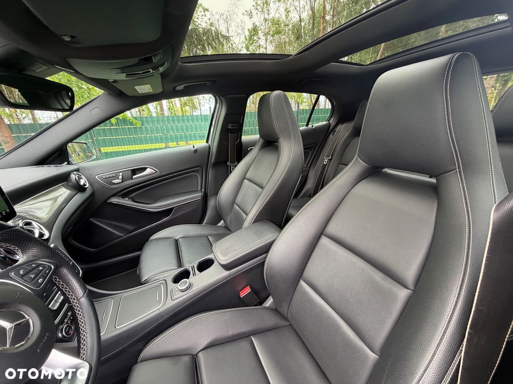 Mercedes-Benz GLA 200 7G-DCT AMG Line - 13