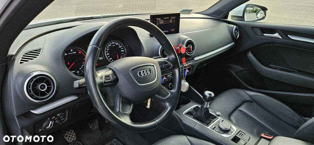 Audi A3 Limousine 1.6 TDI (clean diesel) S line Sportpaket - 11