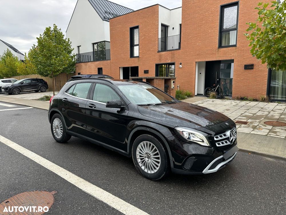 Mercedes-Benz GLA - 8