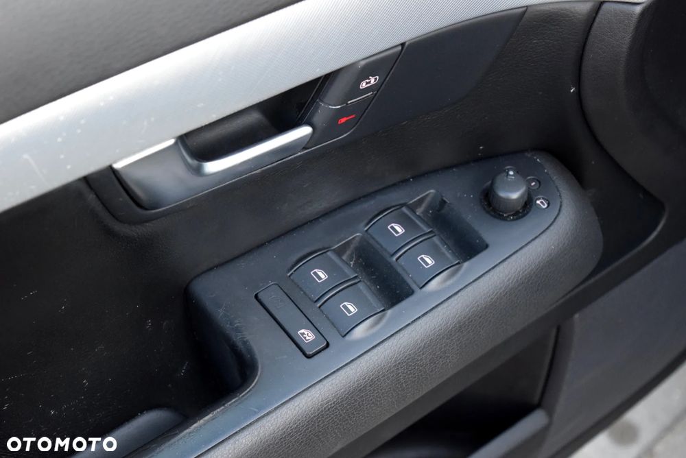 Audi A4 Avant 1.8 T multitronic - 16