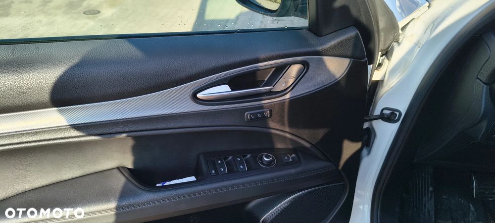 Alfa Romeo Stelvio 2.0 Turbo Sprint Q4 - 11