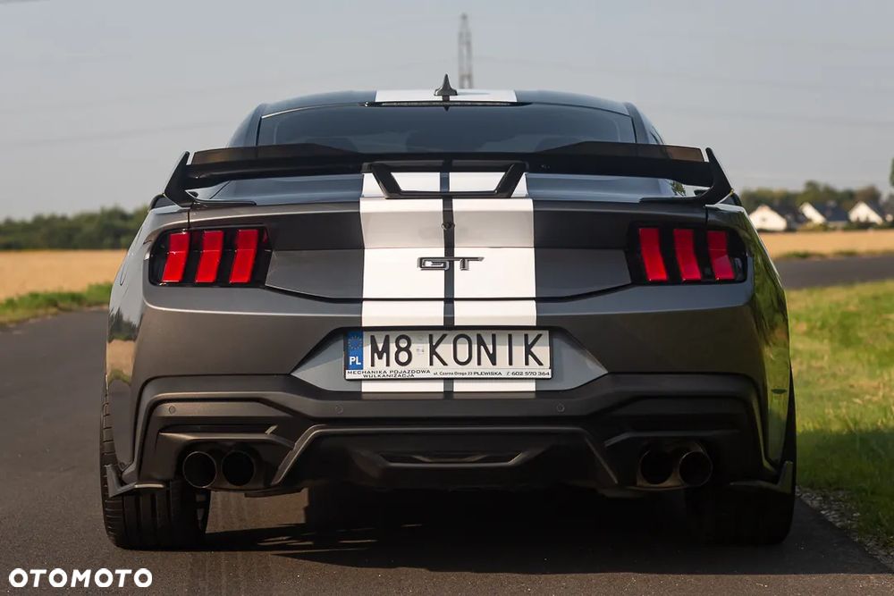 Ford Mustang - 22