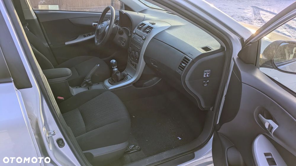 Toyota Corolla 1.4 D-4D Luna - 27