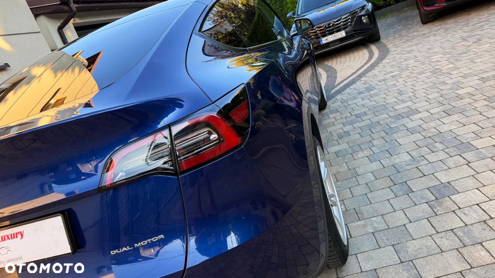 Tesla Model Y Long Range AWD - 10