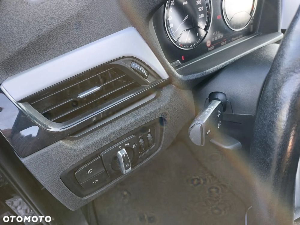 BMW X1 sDrive18i Advantage - 17