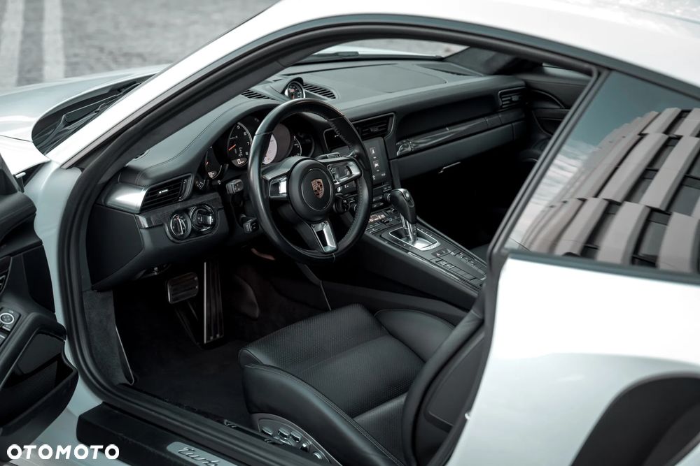 Porsche 911 - 20