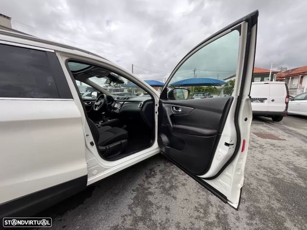Nissan Qashqai 1.5 dCi N-Connecta 18 - 31
