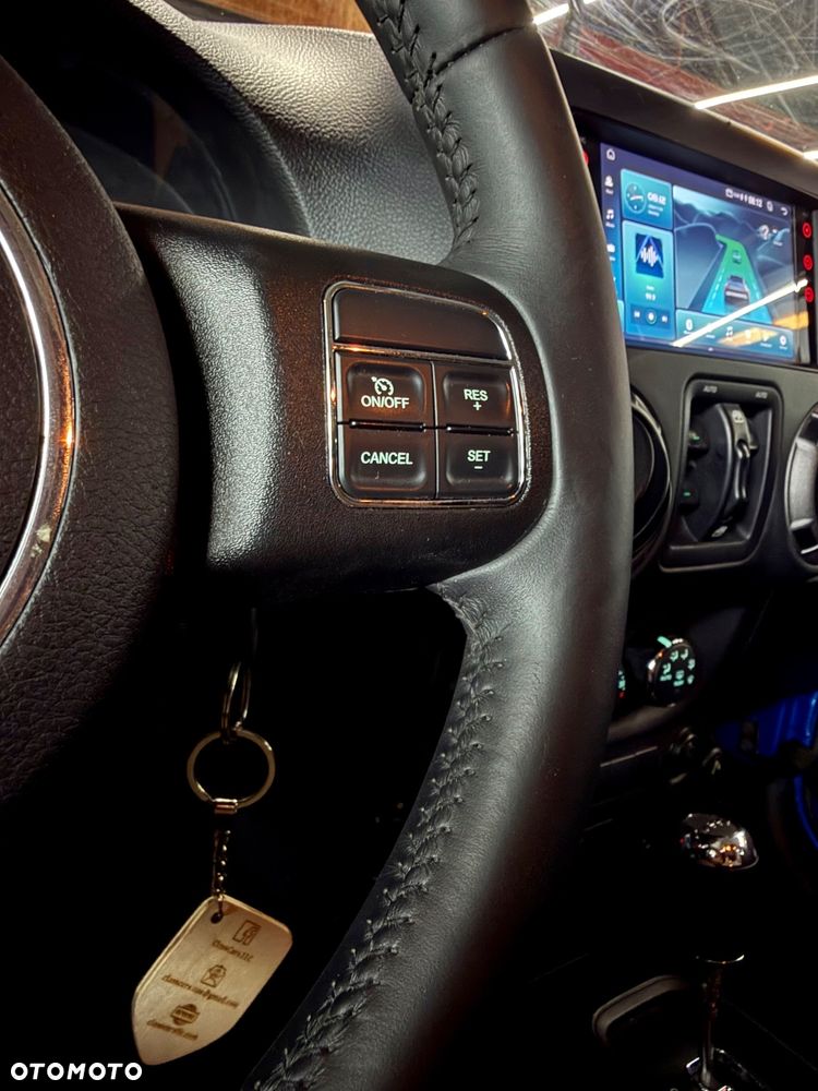 Jeep Wrangler 3.6 Unlim Night Eagle - 35