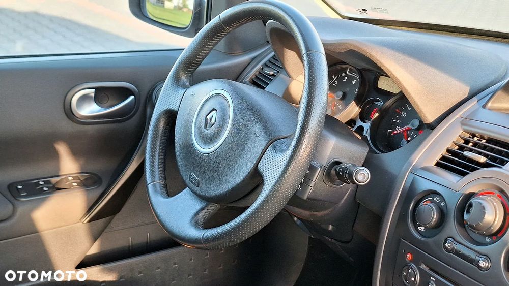 Renault Megane 1.6 16V 100 Authentique - 35