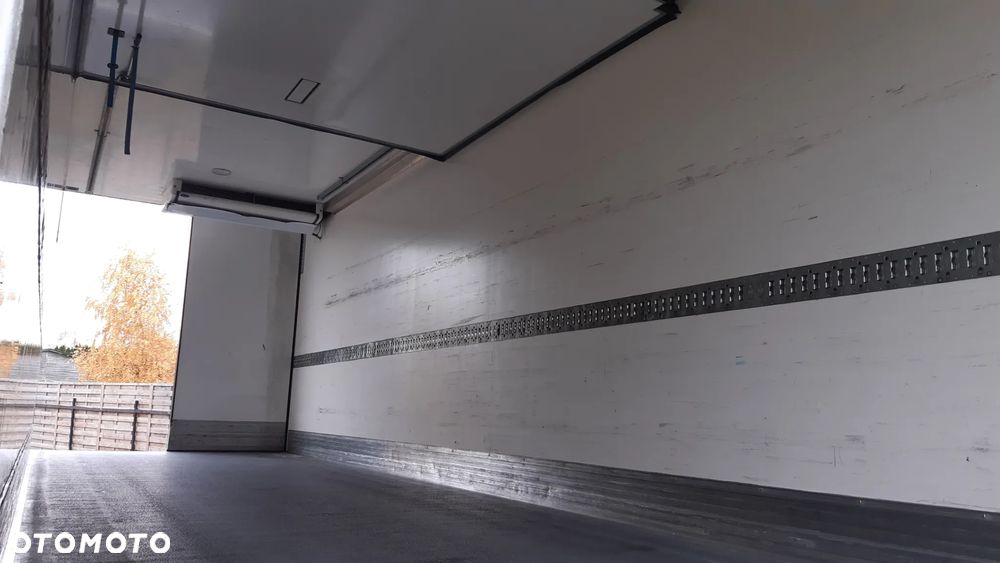 Mercedes-Benz ACTROS - 8