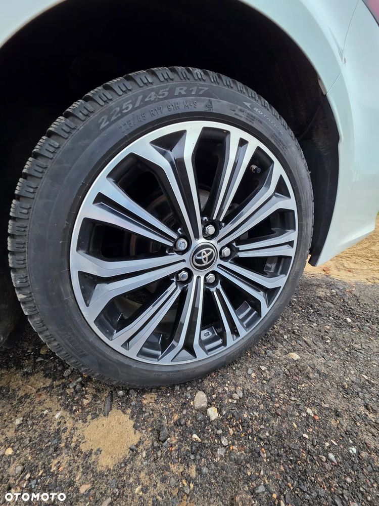 Toyota Corolla 1.8 Hybrid Comfort - 17