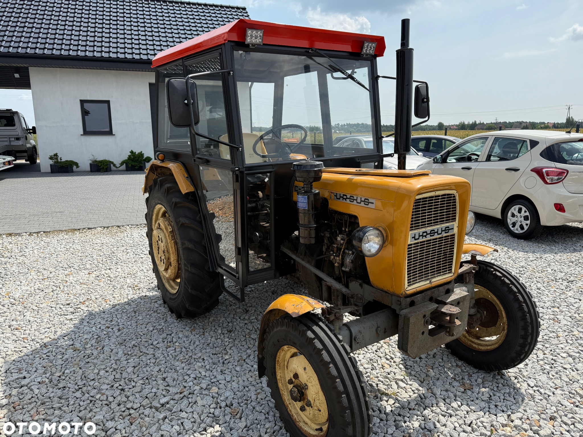 Ursus C-330 - 2