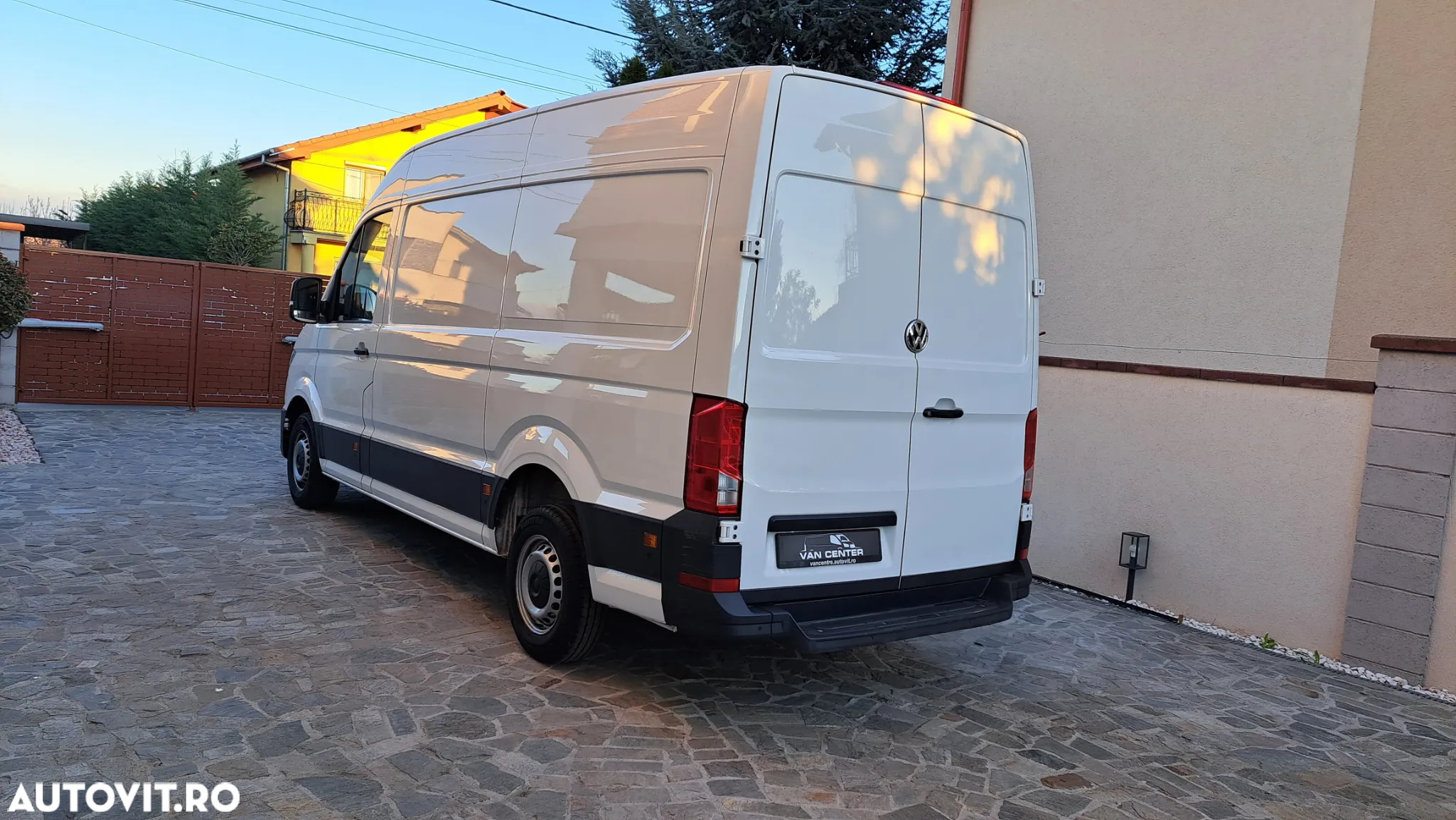 Volkswagen CRAFTER VAN L3H3 BUSINESS LINE FWD - 7