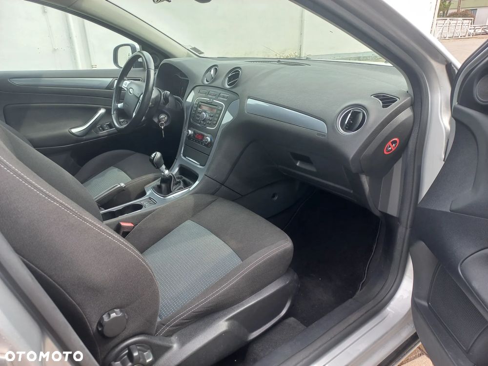 Ford Mondeo 2.0 TDCI Ambiente - 11