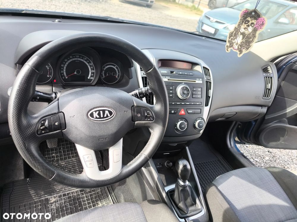Kia Ceed 1.4 Comfort + - 23