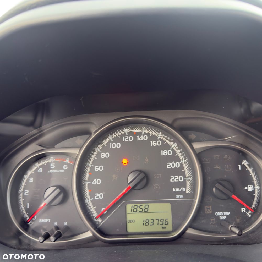 Toyota Yaris 1.4 D-4D Active - 12