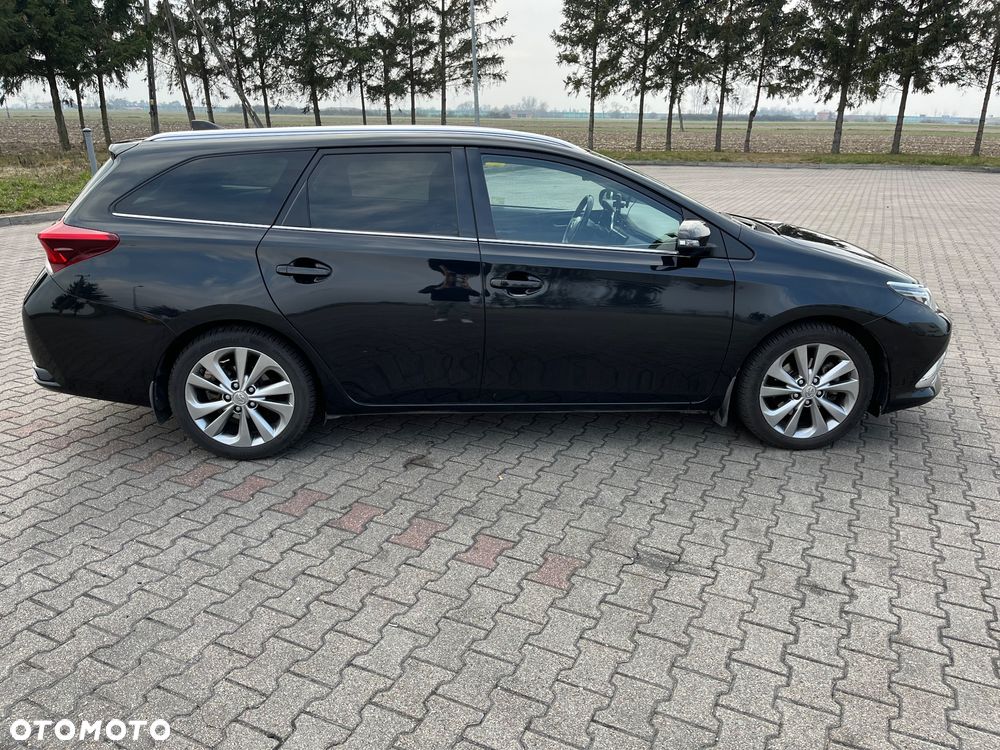 Toyota Auris ver-hybrid-135-prestige - 8