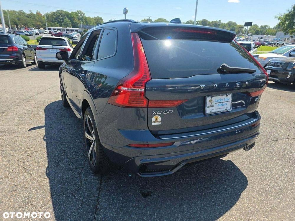 Volvo XC 60 B5 B AWD Ultimate Dark - 3
