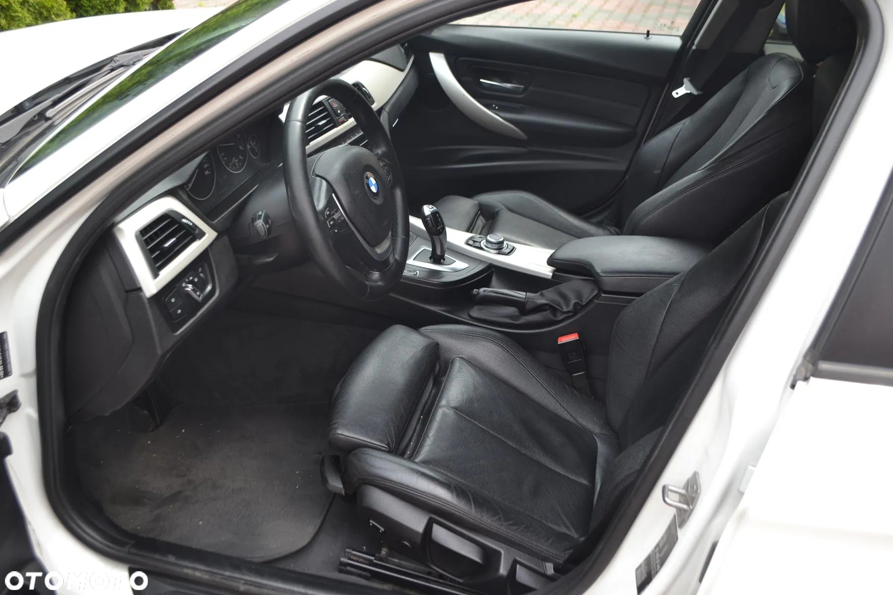 BMW Seria 3 320d Touring Luxury Line - 21