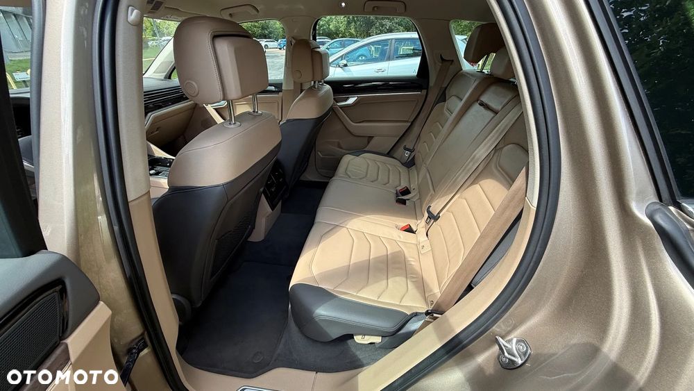 Volkswagen Touareg - 12