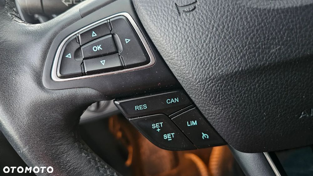Ford Kuga - 34