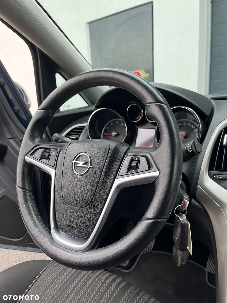 Opel Astra 1.4 T Cosmo - 9