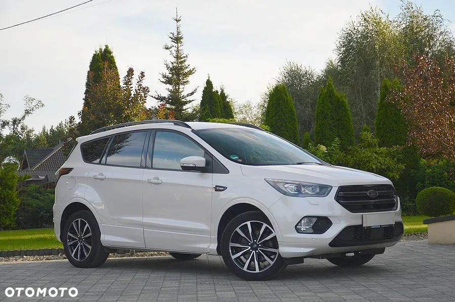 Ford Kuga 1.5 EcoBoost 2x4 ST-Line - 4