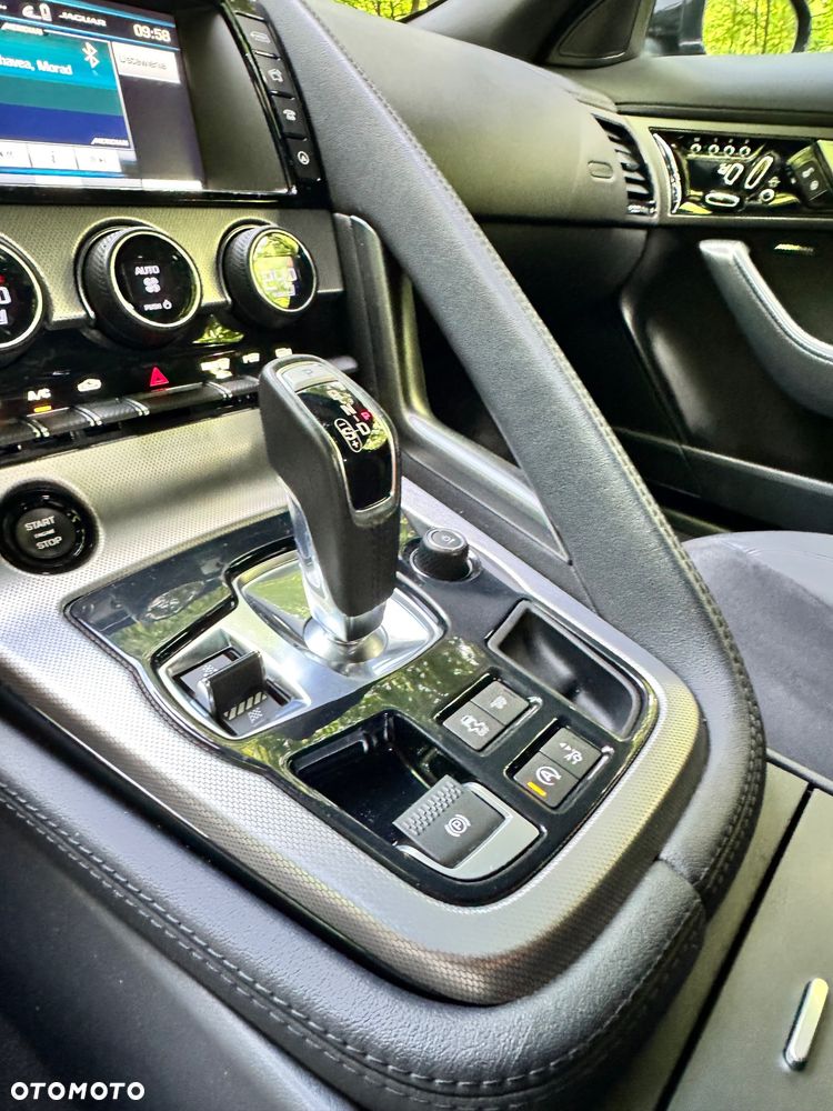 Jaguar F-Type Standard - 24
