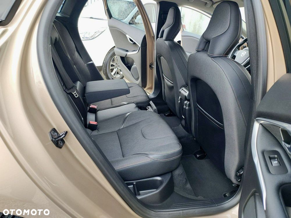Volvo V40 Cross Country D3 Geartronic Summum - 21