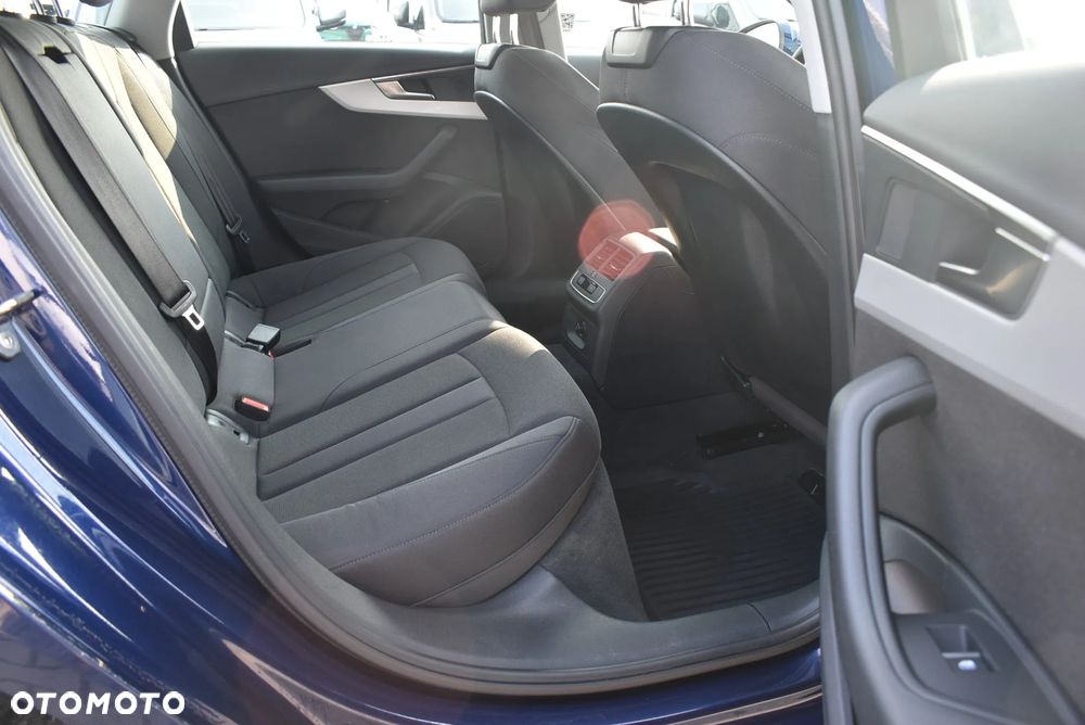 Audi A4 Avant 35 TDI mHEV S tronic - 15