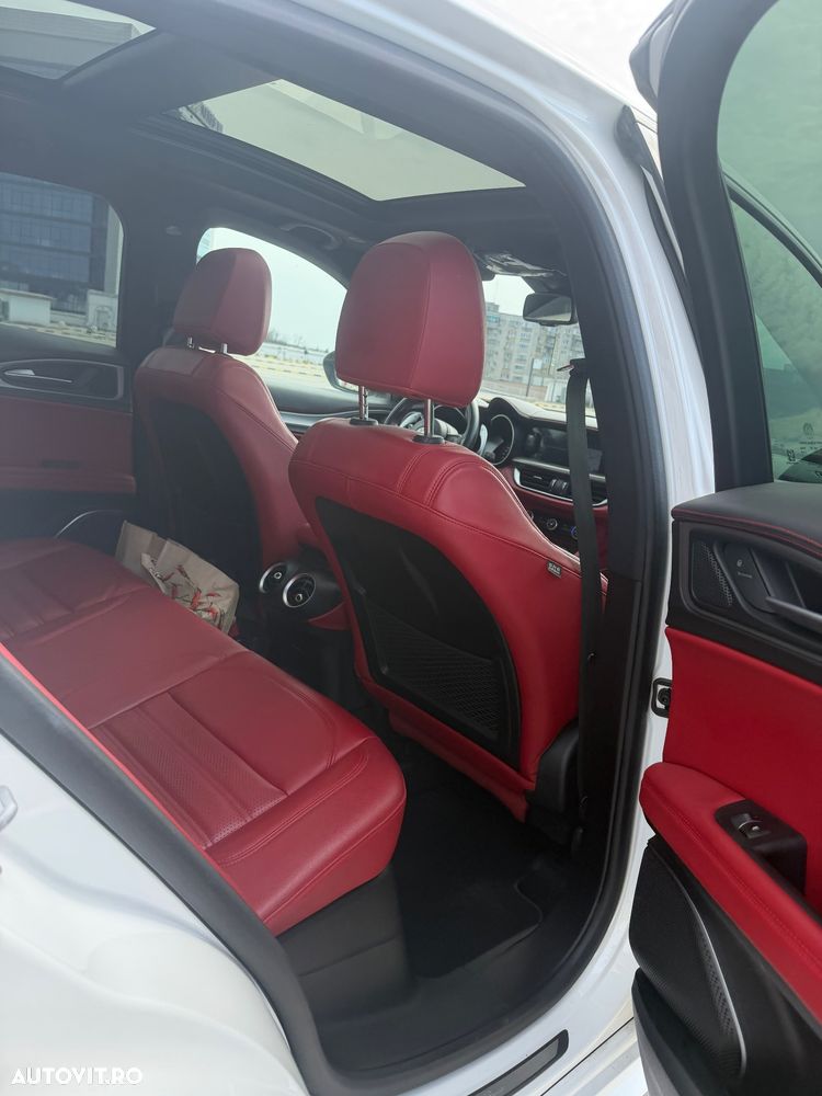 Alfa Romeo Stelvio 2.0 Turbo AWD AT8 Veloce - 7