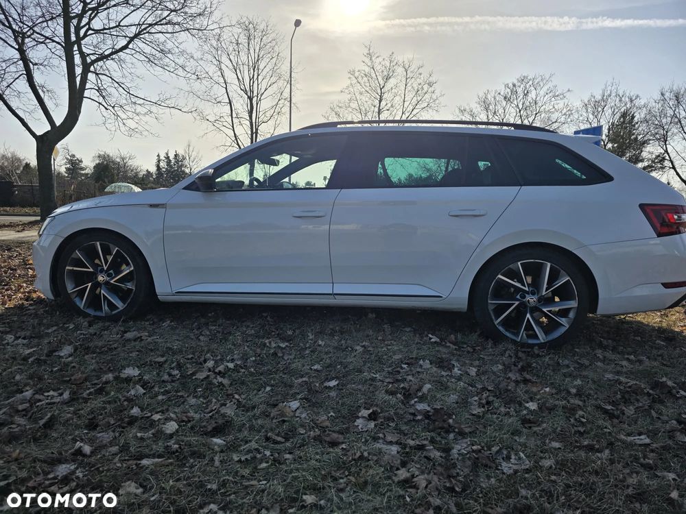 Skoda Superb 2.0 TDI Sportline DSG - 27