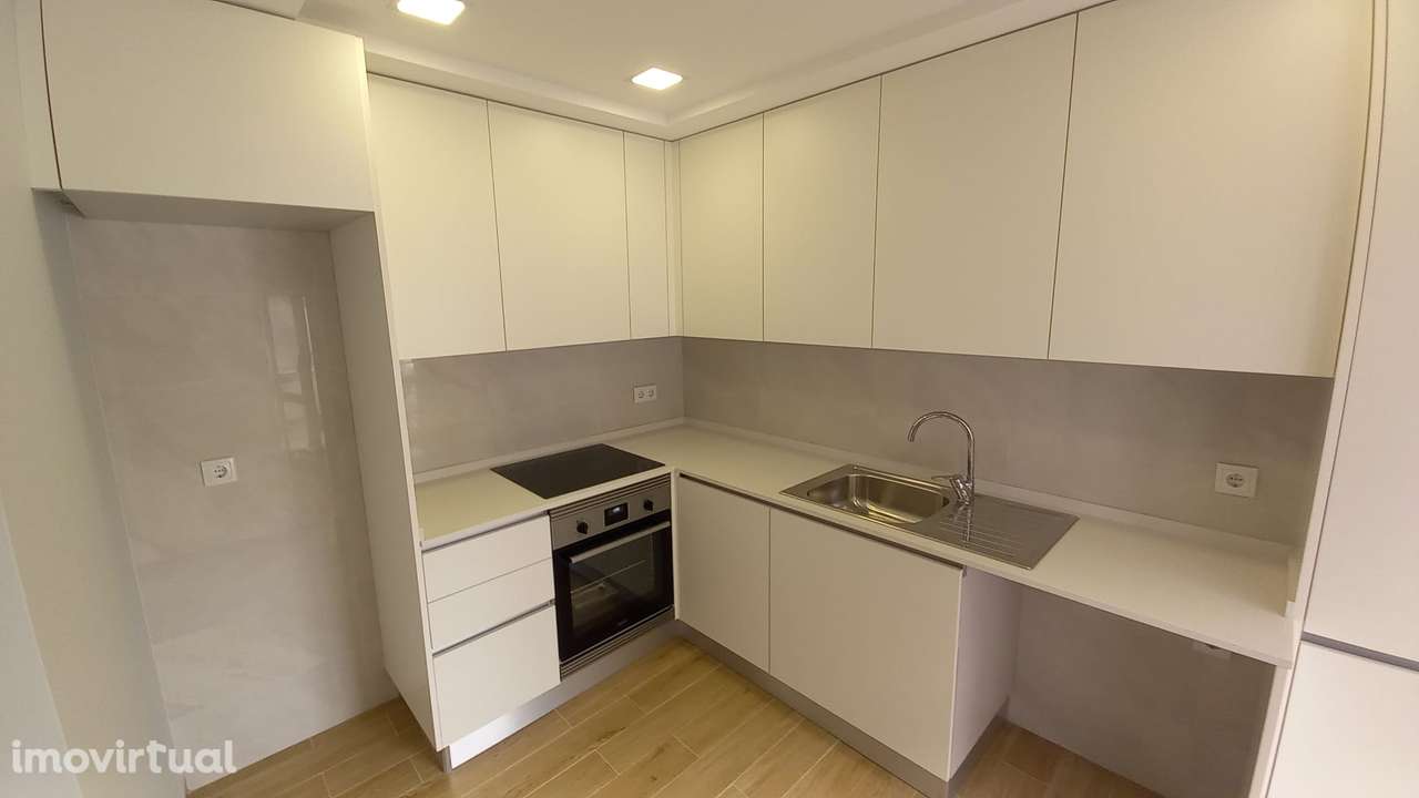 Apartamento T1 Remodelado com Terraço Privativo no Coração de Oeiras! - Grande imagem: 3/14