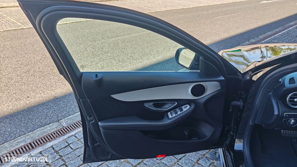 Mercedes-Benz C 350 e - 32