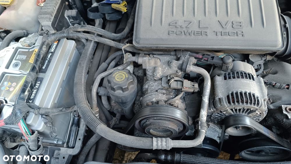 Jeep Grand Cherokee - 24