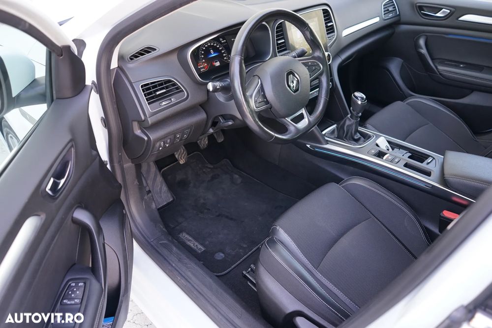 Renault Megane TCe 140 GPF Intens - 10