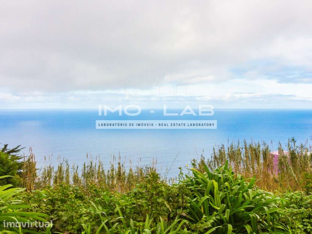 Terreno com 340m2 - Estrada Regional - Porto Moniz - Grande imagem: 4/7