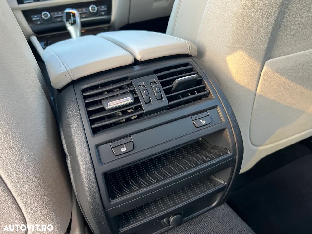 BMW Seria 5 520d Aut. Luxury Line - 11