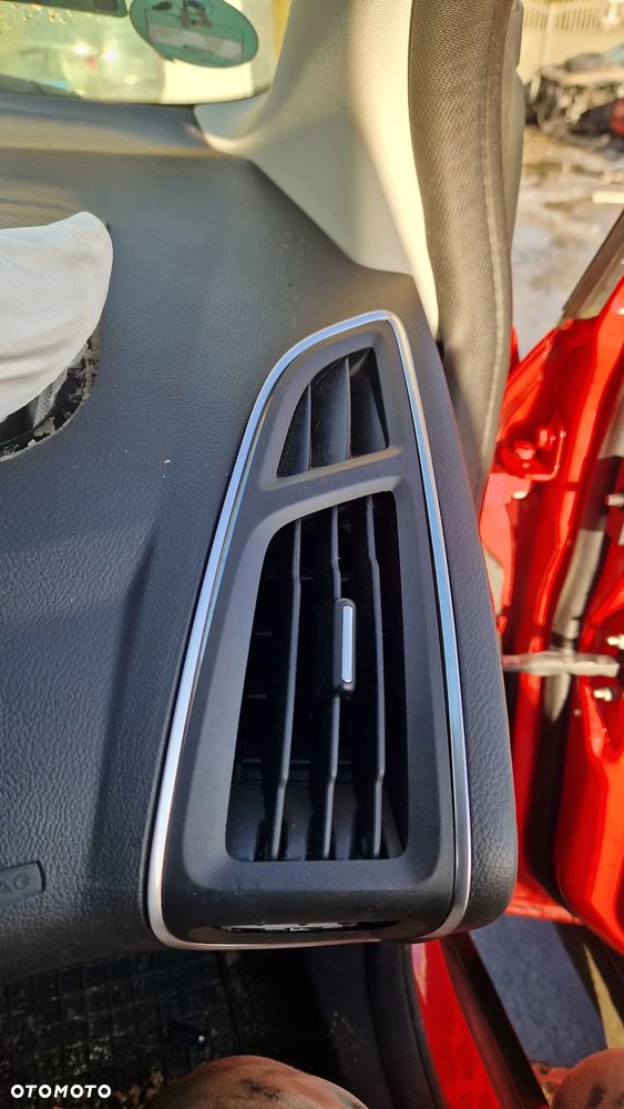 FORD FOCUS MK III KRATKA NAWIEWU PRAWA - 1