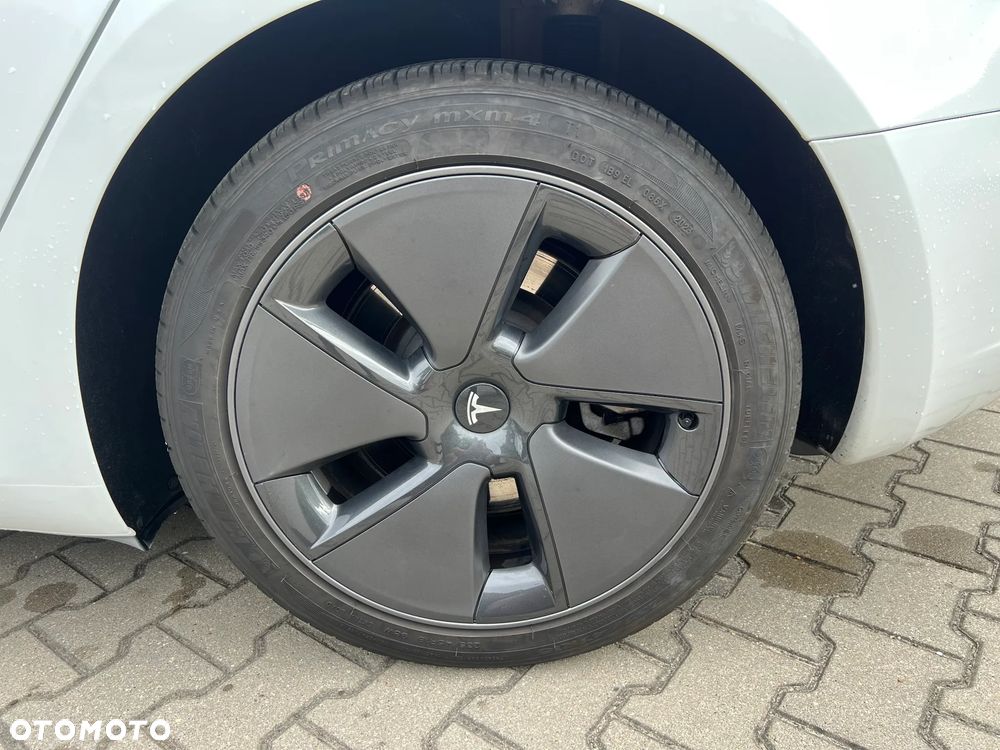 Tesla Model 3 Standard Reichweite Plus Hinterradantrieb - 9