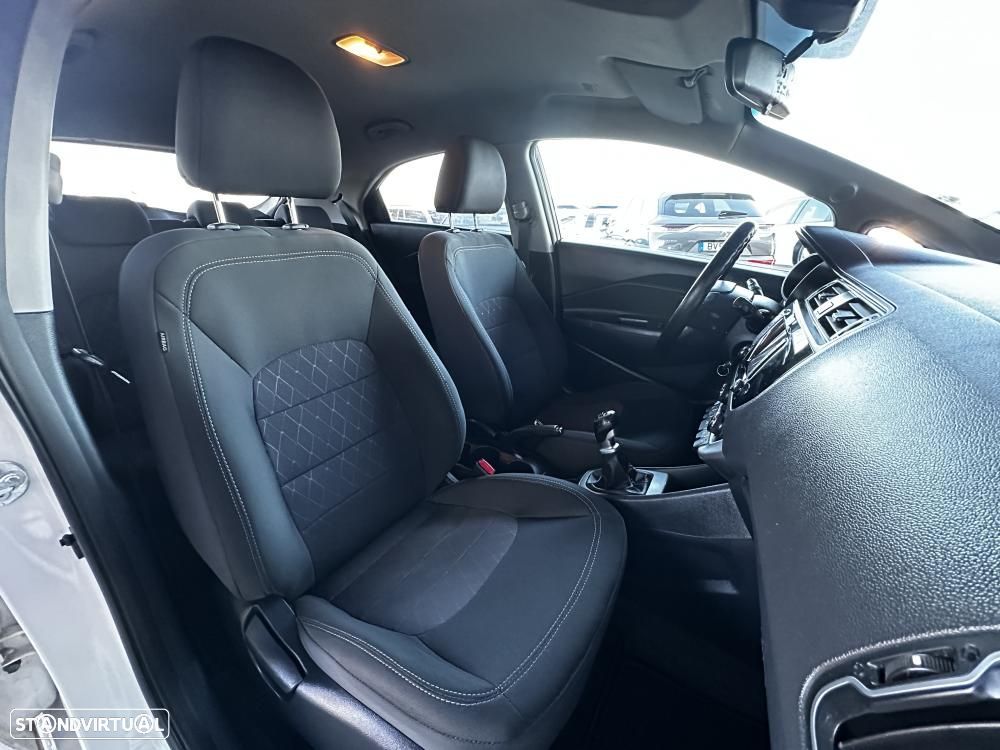 Kia Rio 1.1 CRDi EX ISG - 36