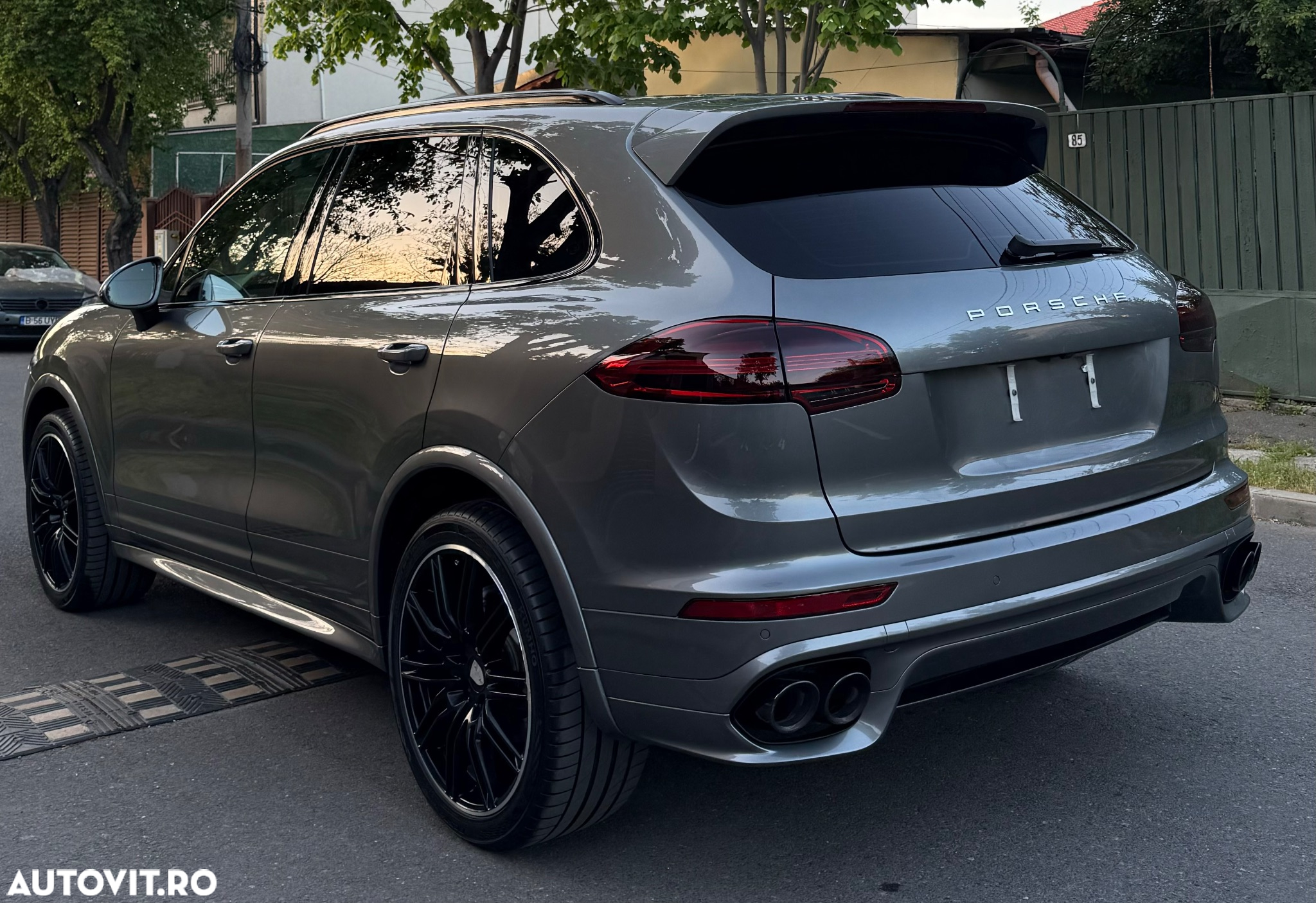 Porsche Cayenne 4.2 L S - 7